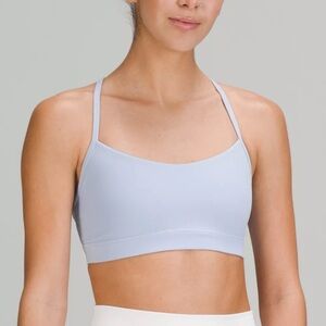 Lululemon 🍋 FLOW Y ADJUSTABLE BRA LIGHT SUPPORT, A–C CUPS
Blue Linen
Size: 8